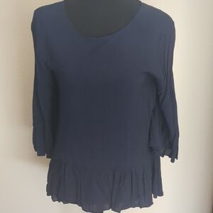 Simply Vera Vera Wang Blue Beauty Ruffle Hem Blouse Medium NWT Flowy Top
